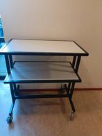 Bureau met 2 bladen en wielen, Ophalen of Verzenden, Met wielen, Gebruikt, Bureau