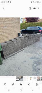 Gratis afhalen. Ruim 250 tegels. Ligt al voor huis., Gebruikt, Ophalen of Verzenden, 10 m² of meer, Beton