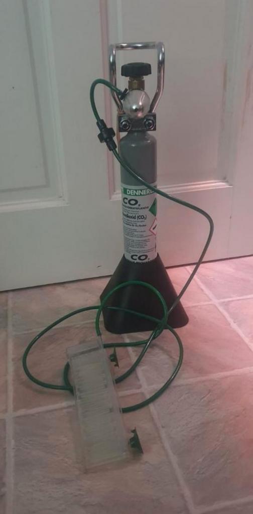 Co2 set Dennerle compleet, Dieren en Toebehoren, Vissen | Aquaria en Toebehoren, Zo goed als nieuw, Filter of Co2, Ophalen of Verzenden