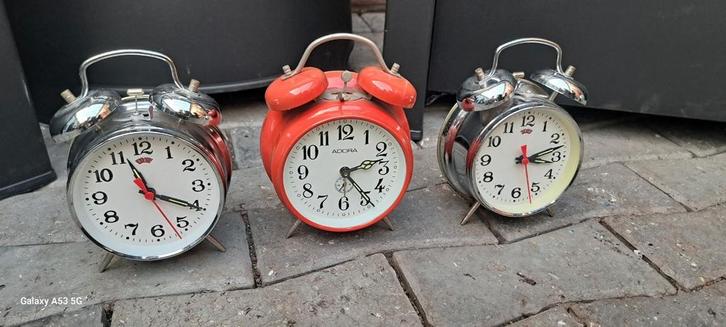 Te koop 3 ijzeren wekkers opwindbaar 12 cm doorsnee x 6 bree, Witgoed en Apparatuur, Wekkers, Nieuw, Ophalen of Verzenden