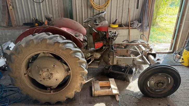 Massey Ferguson 825, Zakelijke goederen, Agrarisch | Tractoren, meer dan 10000, Massey Ferguson, tot 80 Pk, Gebruikt, Ophalen