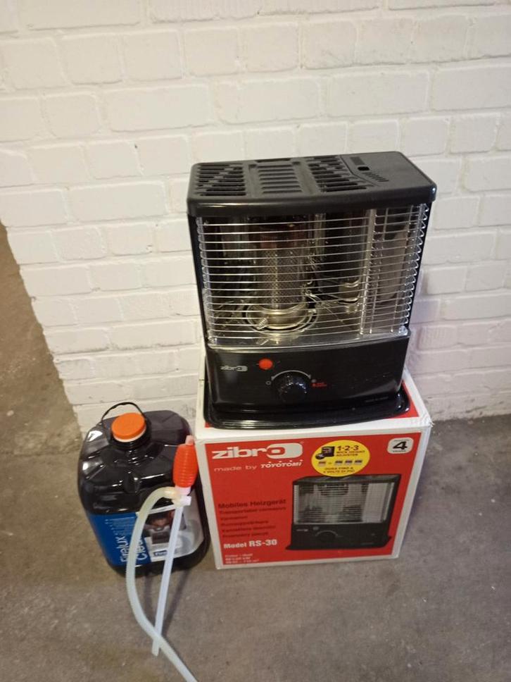Zibro RS-30 petroleumkachel bijna nieuw inclusief petr., Huis en Inrichting, Kachels, Zo goed als nieuw, Vrijstaand, Petroleumkachel