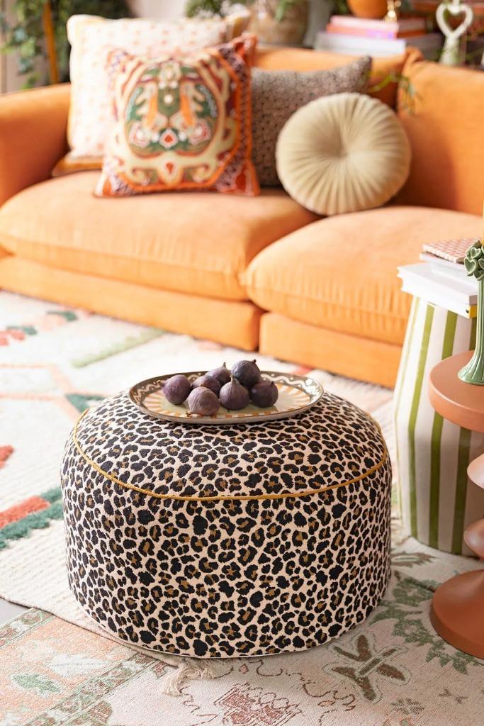2x Sissy-Boy Leopard Print Poufs – Great Deal! Barely Used, Huis en Inrichting, Banken | Voetenbanken en Poefen, Nieuw, 50 tot 75 cm
