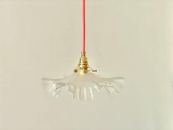 Vintage glazen hanglamp – matglas beschikbaar voor biedingen