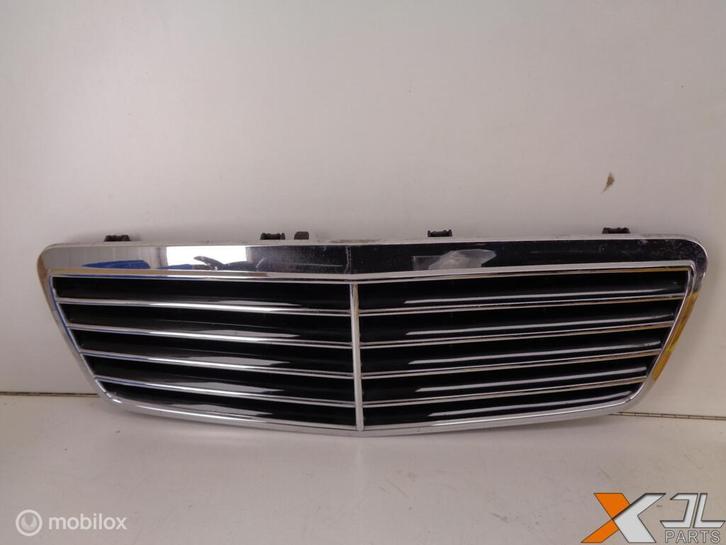 CLK-KLASSE W208 GRILLE  A2088800085, Auto-onderdelen, Carrosserie en Plaatwerk, Mercedes-Benz, Gebruikt, Ophalen of Verzenden