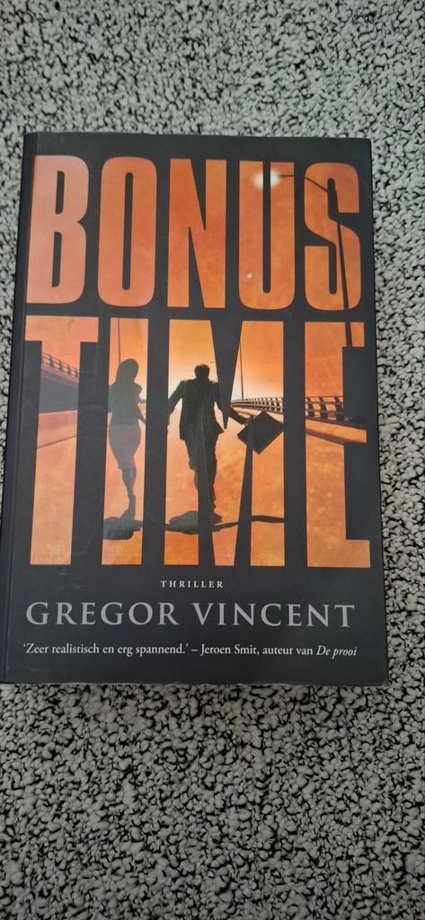 G. Vincent - Bonus Time, Boeken, Thrillers, Zo goed als nieuw, Amerika, Ophalen of Verzenden