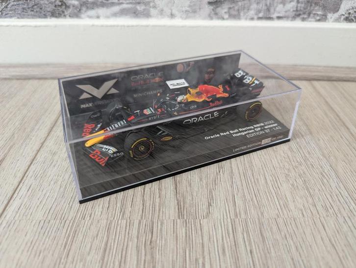 Max Verstappen: RB18 Hungarian GP’22 - 1:43 - Editie 97, Hobby en Vrije tijd, Modelauto's | 1:43, Nieuw, Auto, MiniChamps, Ophalen of Verzenden