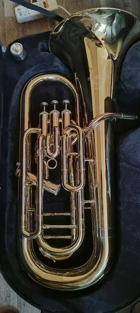 euphonium in Bb, Muziek en Instrumenten, Blaasinstrumenten | Tuba's, Gebruikt, Euphonium of Tenortuba, Met koffer of draagtas