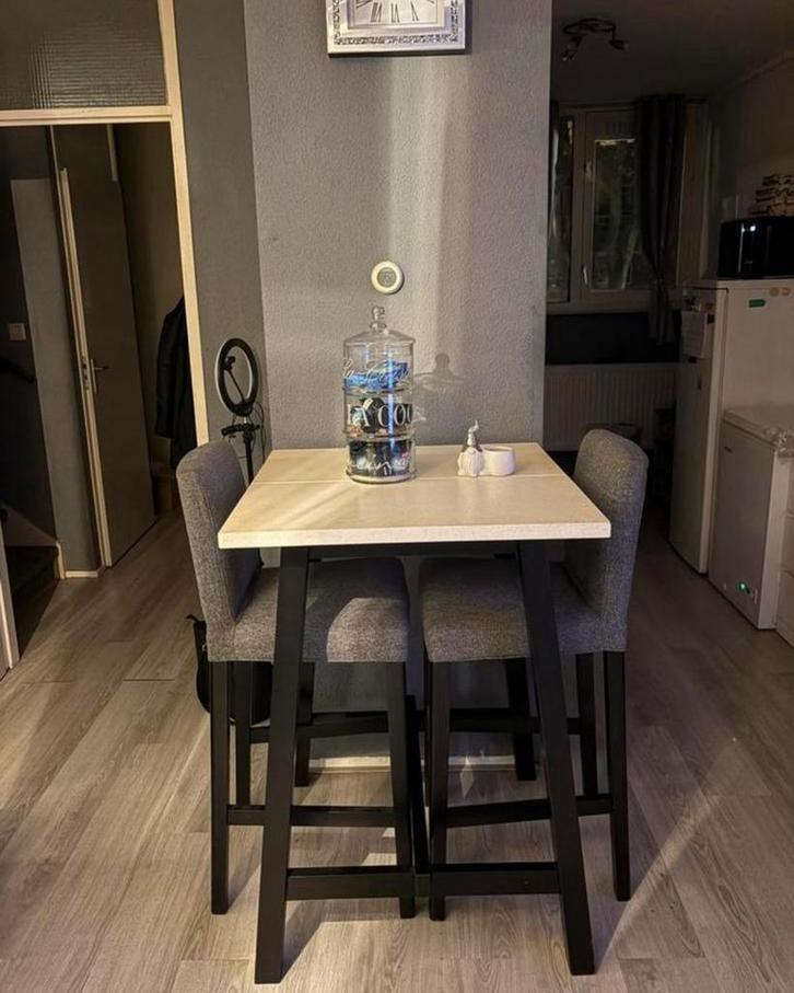 Bartafel met 2 barkrukken, Huis en Inrichting, Barren, Zo goed als nieuw, Ophalen