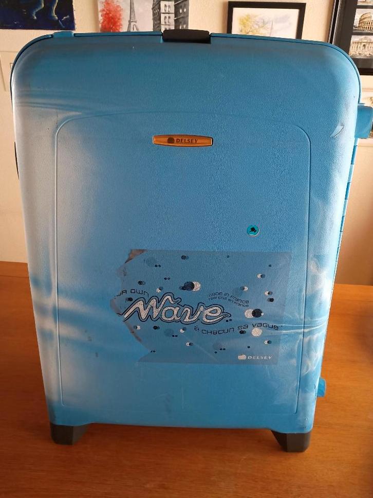 Koffer Delsey 2x, Sieraden, Tassen en Uiterlijk, Koffers, Gebruikt, Hard kunststof, 70 cm of meer, 45 tot 55 cm, Slot, Uitschuifbare handgreep