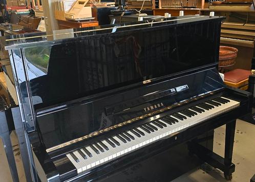 Yamaha U3 uit 1980 met sostenuto pedaal. Mooie kast, Muziek en Instrumenten, Piano's, Zo goed als nieuw, Zwart, Ophalen of Verzenden