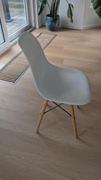 4 Eames DSW replica stoelen wit/hout, Huis en Inrichting, Ophalen, Wit, Zo goed als nieuw, Vier