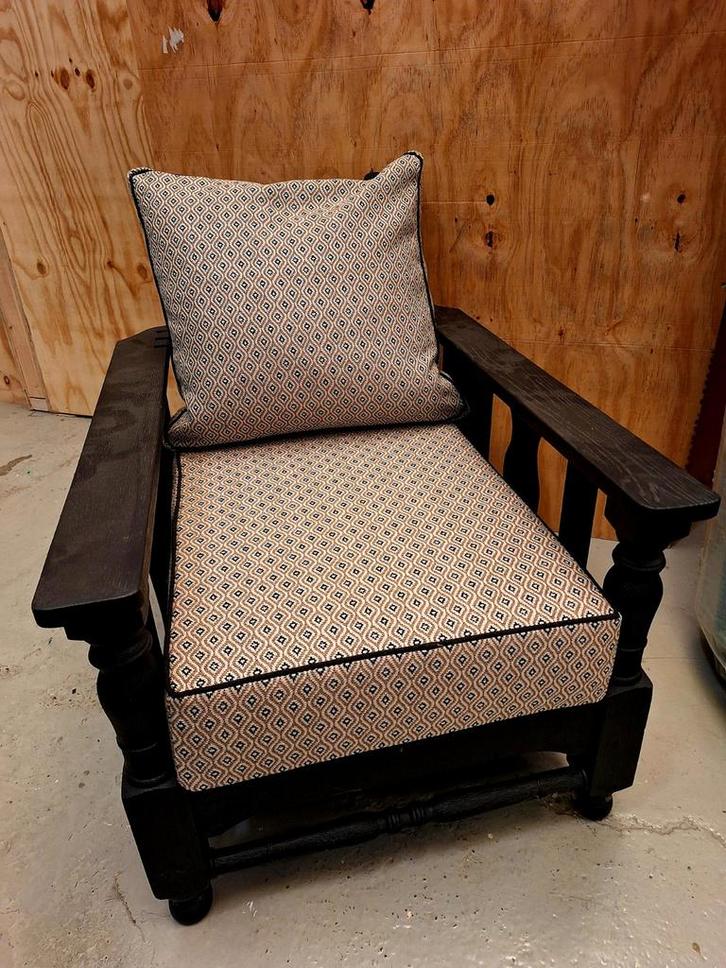 Showroommodel Rokersstoel met Kussens, Huis en Inrichting, Fauteuils, Zo goed als nieuw, Hout, Stof, 50 tot 75 cm, Minder dan 75 cm