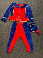 ROOD BLAUW VELOURS PIETENPAK MET MUTS, MAAT: 116/122, Ophalen of Verzenden, Zo goed als nieuw, Jongen of Meisje, Setje