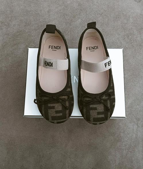 Fendi schoenen maat 24, Kinderen en Baby's, Babykleding | Schoentjes en Sokjes, Zo goed als nieuw, Meisje, Schoentjes, Ophalen of Verzenden