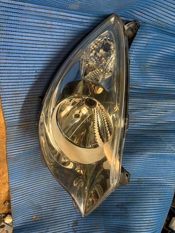 Koplamp Opel Agila B bijrijders kant beschikbaar voor biedingen