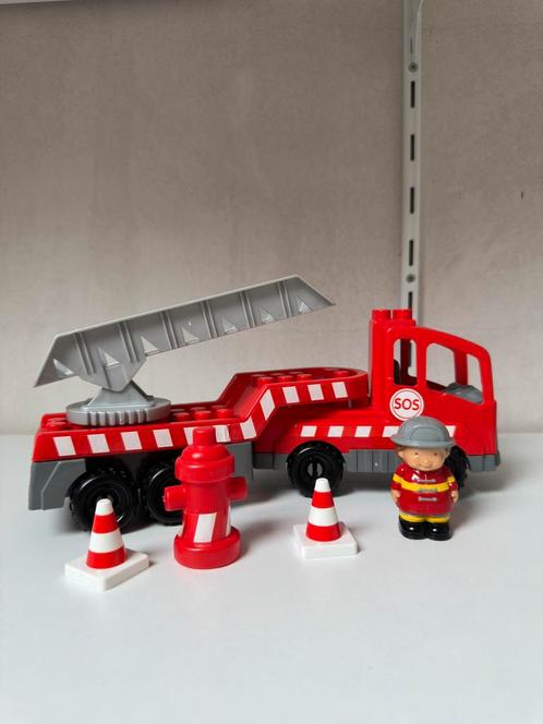 Brandweer ladder wagen met poppetjes, pionnen en brandkraan, Kinderen en Baby's, Speelgoed | Speelgoedvoertuigen, Zo goed als nieuw