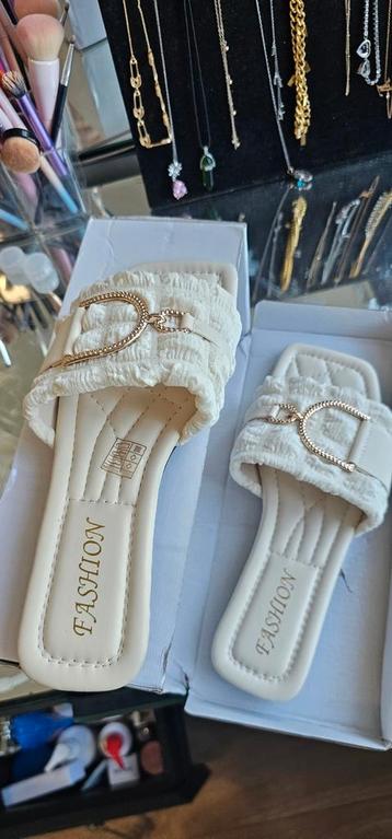 Nieuwe elegante dames slippers maat 38 beschikbaar voor biedingen