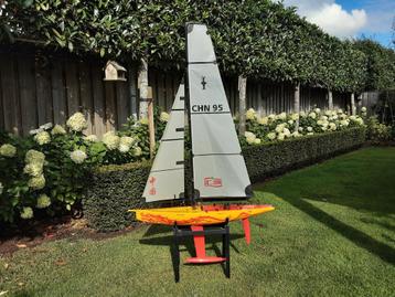 RC Zeilboot Thunder Tiger 1m. komplete set beschikbaar voor biedingen
