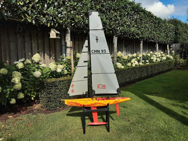 RC Zeilboot Thunder Tiger 1m. komplete set, Hobby en Vrije tijd, Modelbouw | Boten en Schepen, Zo goed als nieuw, Ophalen