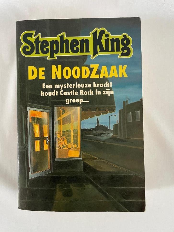 Stephen King - De Noodzaak. 1e druk, Boeken, Thrillers, Gelezen, Ophalen of Verzenden