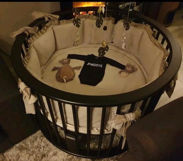 Ronde bopita box incl boxmatras en complete aankleding, Kinderen en Baby's, Boxen, Zo goed als nieuw, Ophalen