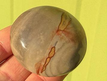 Polychroom jaspis handsteen mineralen uit Madagaskar beschikbaar voor biedingen