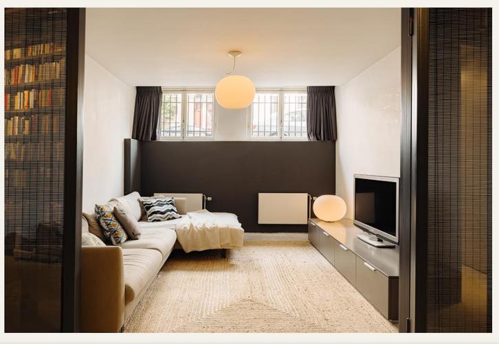 Stijlvol dressoir/ tv meubel taupe kleur maatwerk, Huis en Inrichting, Kasten | Dressoirs, Zo goed als nieuw, 200 cm of meer, 25 tot 50 cm
