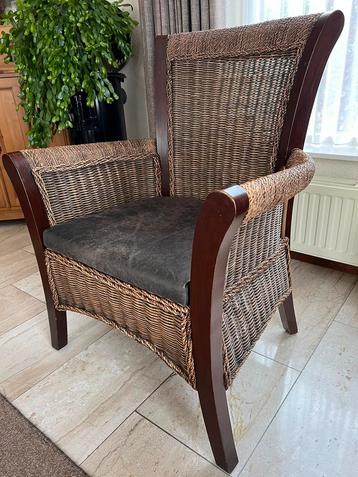 Royale stoel / fauteuil - deels riet, deels hout 