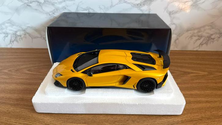 AUTOart 74558 Lamborghini Aventador SV LP750 Geel 1:18 1/18, Hobby en Vrije tijd, Modelauto's | 1:18, Zo goed als nieuw, Auto