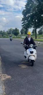 Twee Znen Retro Scooters - Zwart & Wit, Ophalen, Gebruikt, Maximaal 45 km/u, Benzine