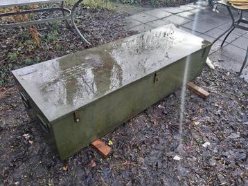 < Zeer Grote militaire Metalen Kist Bak > beschikbaar voor biedingen