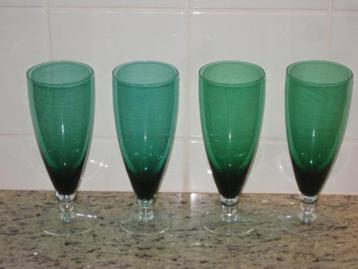 4  Champagne glazen bier tulpen Carnaval M Verboeket Maastr beschikbaar voor biedingen