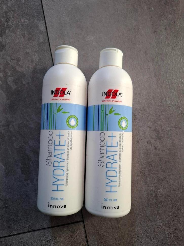 2 nieuwe flessen Indola Shampoo - Hydrate+ (advr 288), Sieraden, Tassen en Uiterlijk, Uiterlijk | Haarverzorging, Nieuw, Shampoo of Conditioner