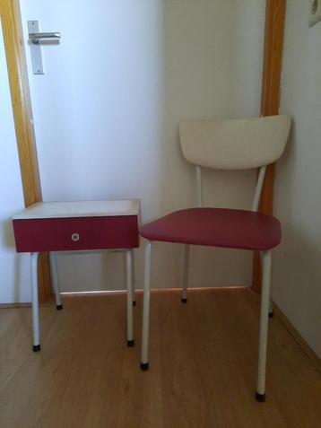 Vintage set, buisframe stoel, kastje met lade, ecru/rood,  beschikbaar voor biedingen