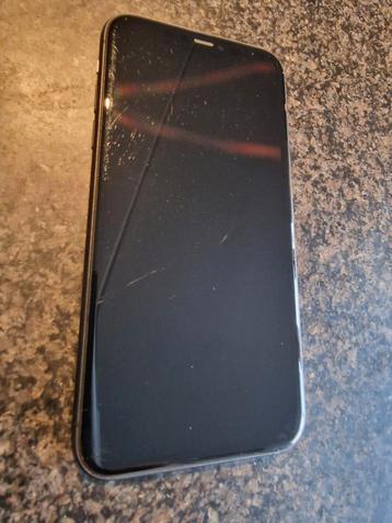 iPhone 11 128GB - Scherm bevat krasjes  beschikbaar voor biedingen