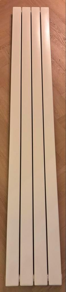 Design Radiator Wiesbaden - Incl. Montageset & onderblokken, Doe-het-zelf en Verbouw, Verwarming en Radiatoren, Zo goed als nieuw