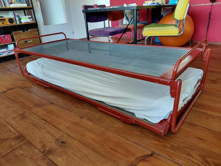 Onderschuifbed, Huis en Inrichting, Slaapkamer | Slaapbanken, Gebruikt, 80 cm, 190 cm of minder, Eenpersoons, Rood, Ophalen