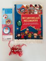 Leuke set: Sinterklaas Meezingboek+buttons + gelukspoppetje, Diversen, Sinterklaas, Ophalen of Verzenden, Zo goed als nieuw
