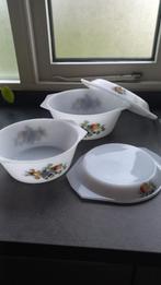 Twee prachtige en puntgave vintage Arcopal dekschalen, Ophalen of Verzenden