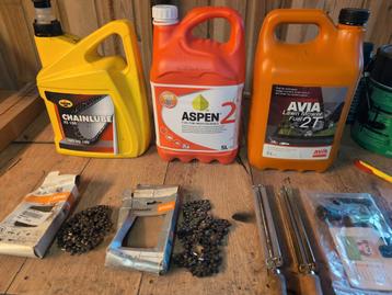 2x Stihl zaagketting, 2 takt Aspen, Avia en kettingzaagolie beschikbaar voor biedingen