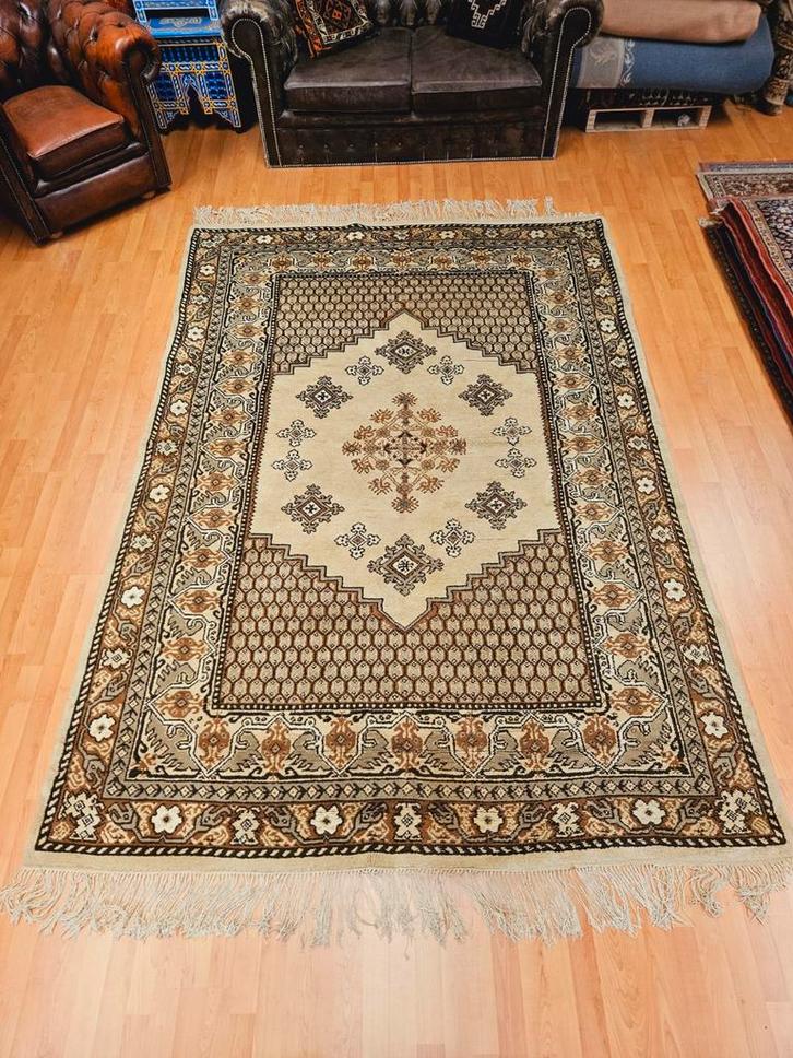 ALLES MOET WEG! Handgeknoopt Tapijt uit Tunesië. Weg = Weg!, Huis en Inrichting, Stoffering | Tapijten en Kleden, Zo goed als nieuw