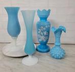 4 opaline blauwe vaasjes, Antiek en Kunst, Antiek | Vazen, Ophalen of Verzenden