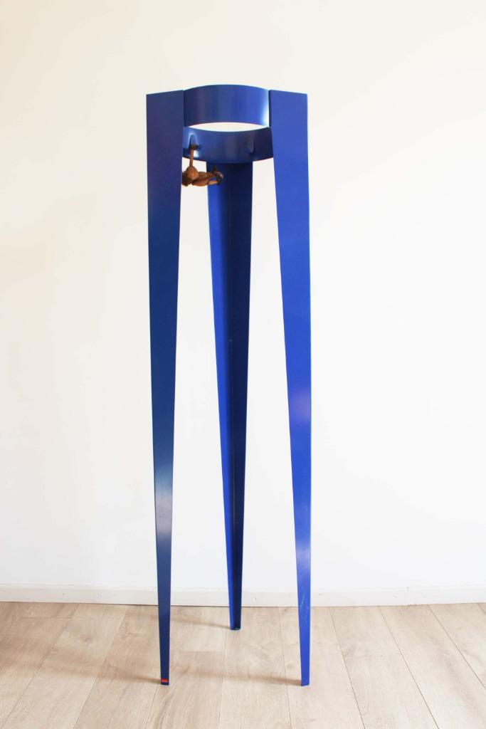 Blauwe design kapstok - Chase G - Michiel van der Kley, Huis en Inrichting, Woonaccessoires | Kapstokken, Zo goed als nieuw, Wandkapstok