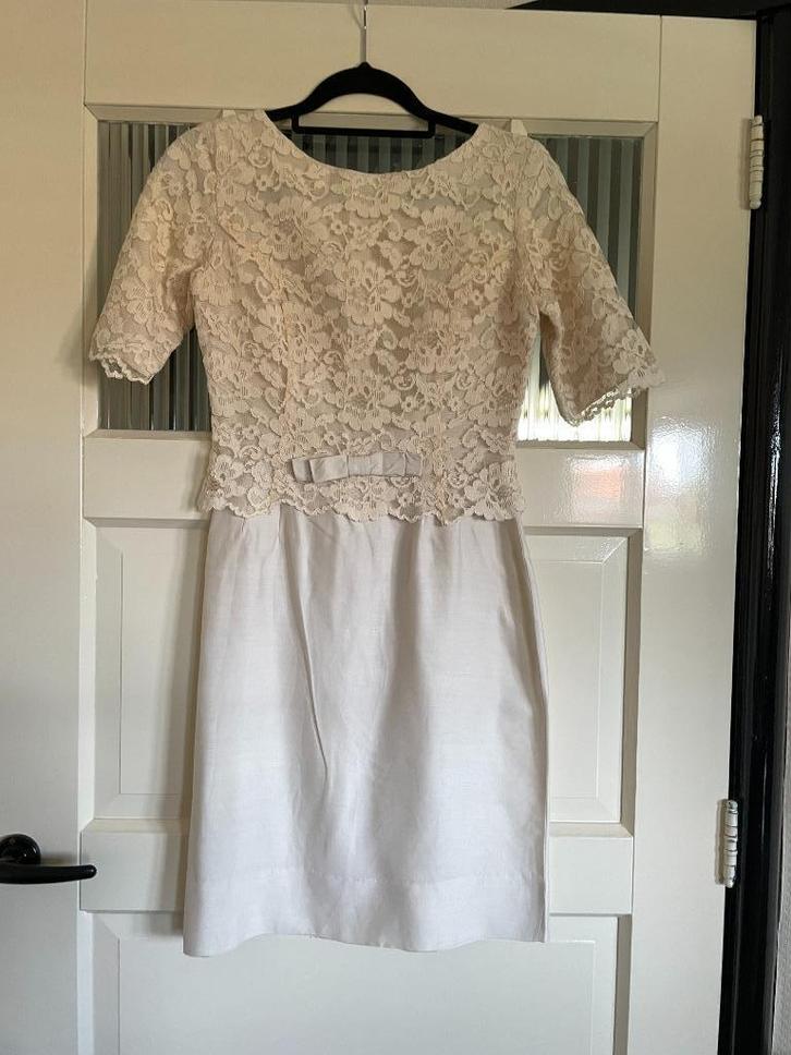 Prachtige originele jaren ’60 jurk met kanten bovenlijfje, Kleding | Dames, Jurken, Zo goed als nieuw, Maat 34 (XS) of kleiner