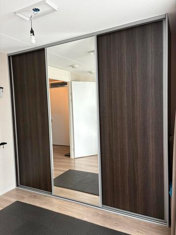 Grote kledingkast met schuifdeuren | 280 x 262 cm beschikbaar voor biedingen