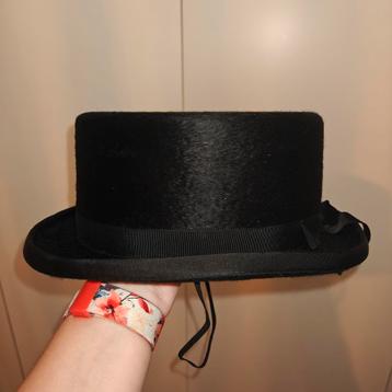 Wegener vilten dressuurhoedje beschikbaar voor biedingen