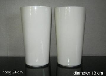 2  design Vitra vase 2, wit keramiek, vaas, vazen à € 17,50 beschikbaar voor biedingen