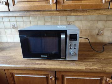Severin Combi Magnetron / Grill (RVS-look) - Krachtig Model beschikbaar voor biedingen
