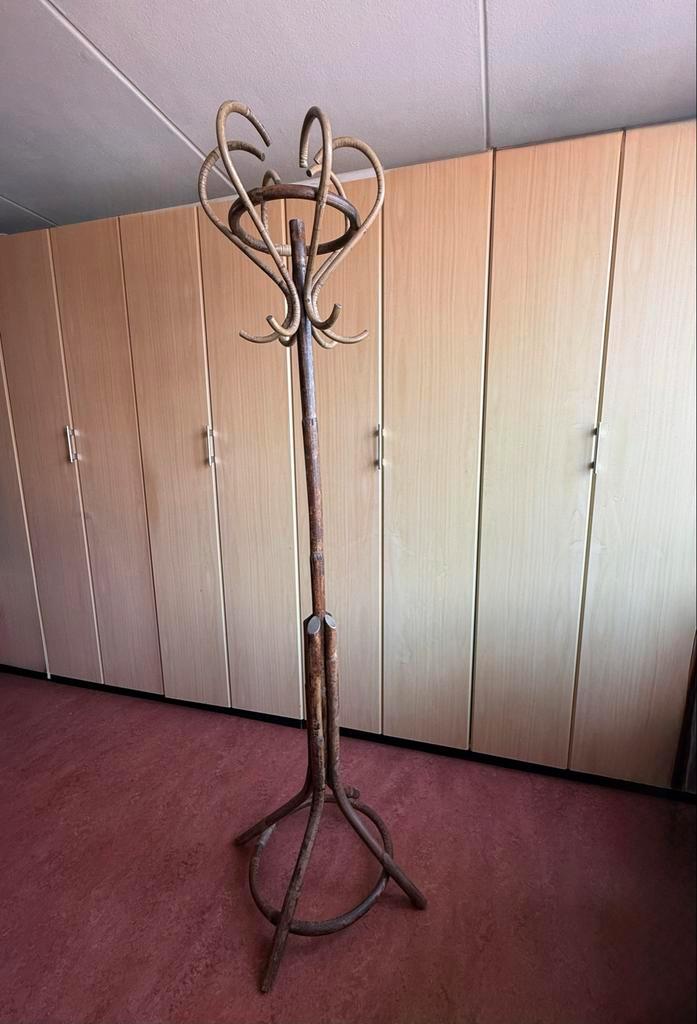 Rotan staande kapstok, Huis en Inrichting, Woonaccessoires | Kapstokken, Gebruikt, Staande kapstok, 150 tot 200 cm, Hout, Ophalen